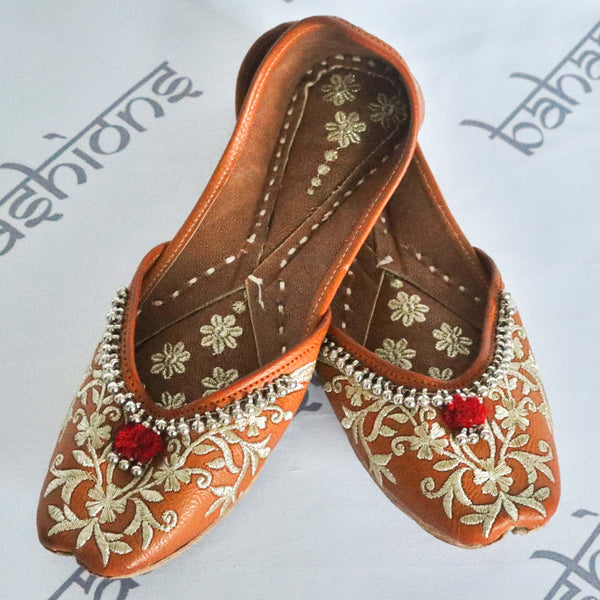 Zaari Jutti - Tan